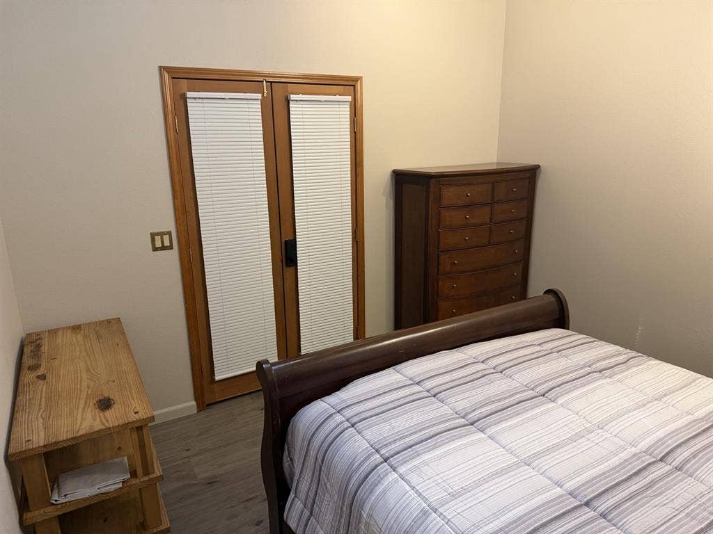 Room for rent month to monthh