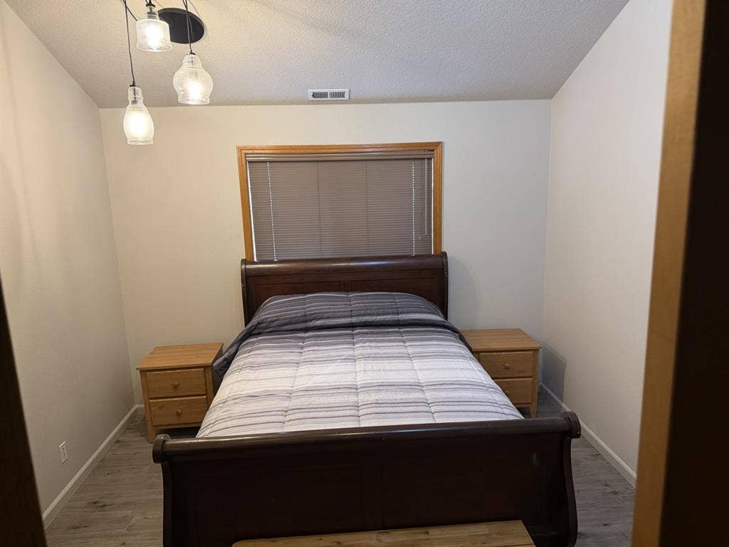 Room for rent month to monthh