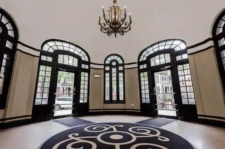 Sublet in East Lakeview!