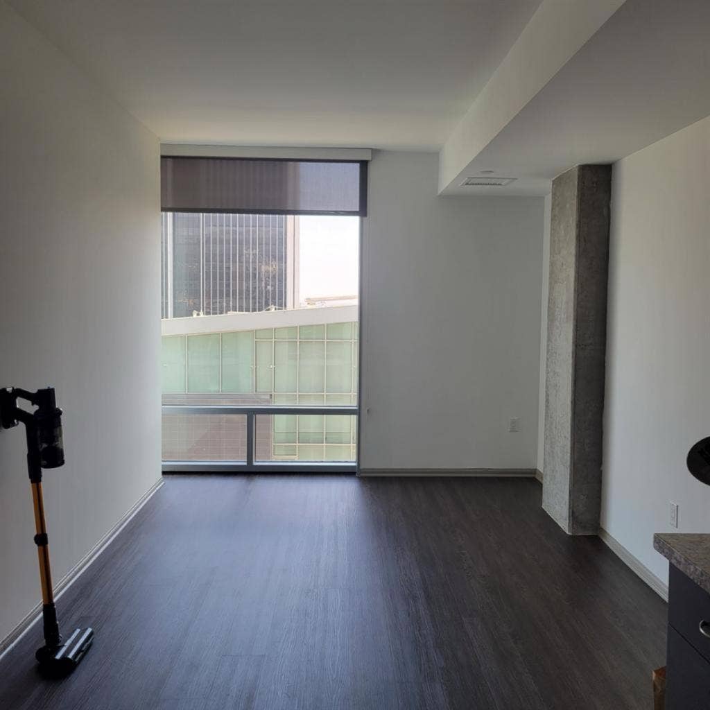 Room for rent in Hollywood