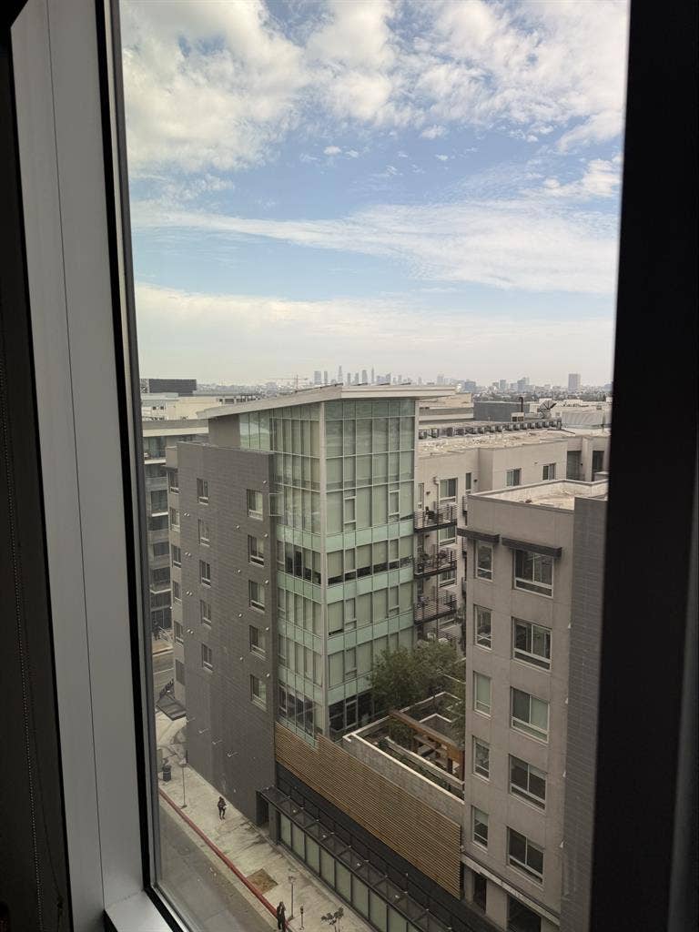 Room for rent in Hollywood