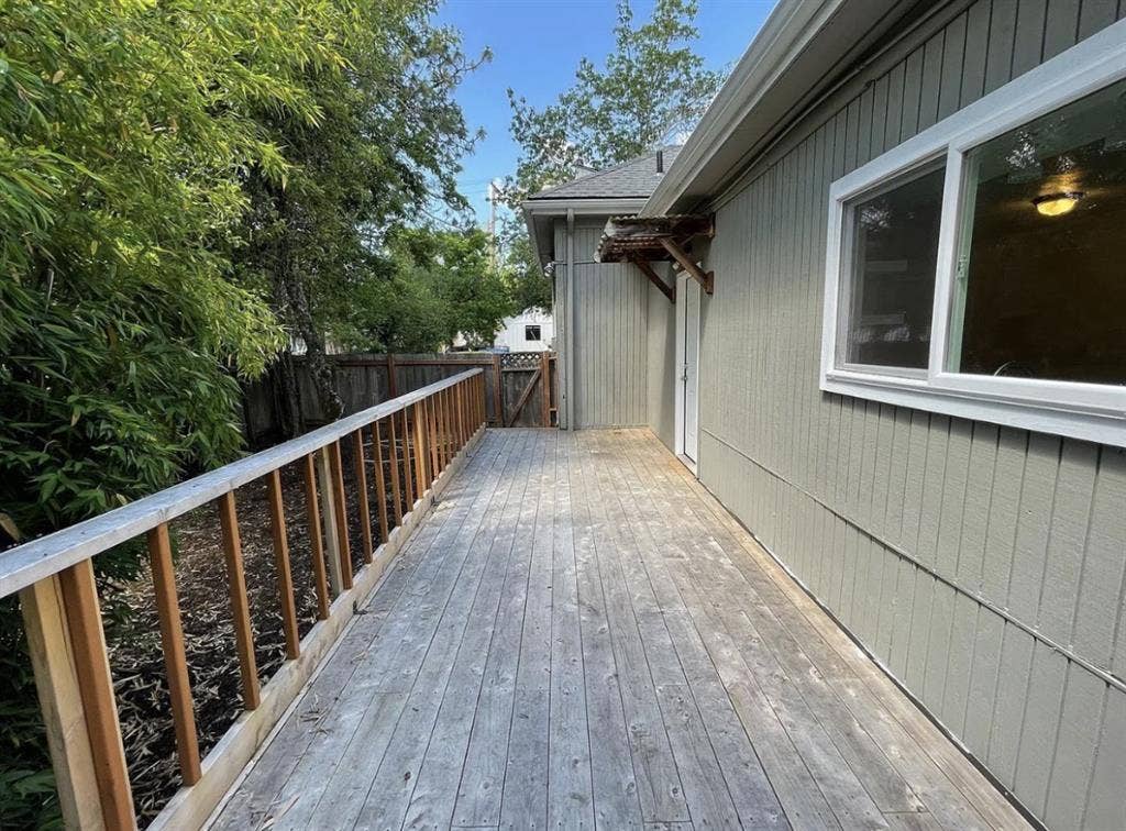 Room for rent in Lease!