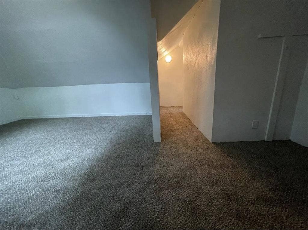Room for rent in Lease!