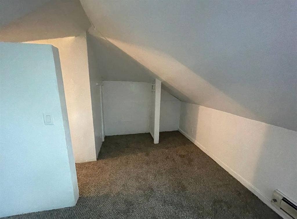 Room for rent in Lease!
