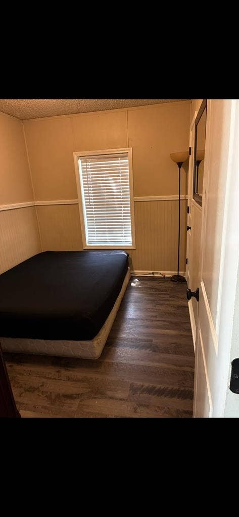 1 BR w Private Bathroom
