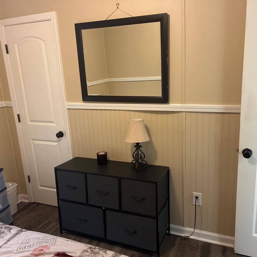1 BR w Private Bathroom