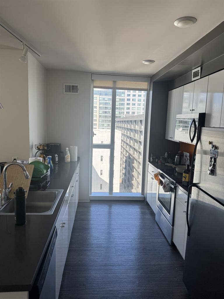 Spacious Room Available in 2B 2BA