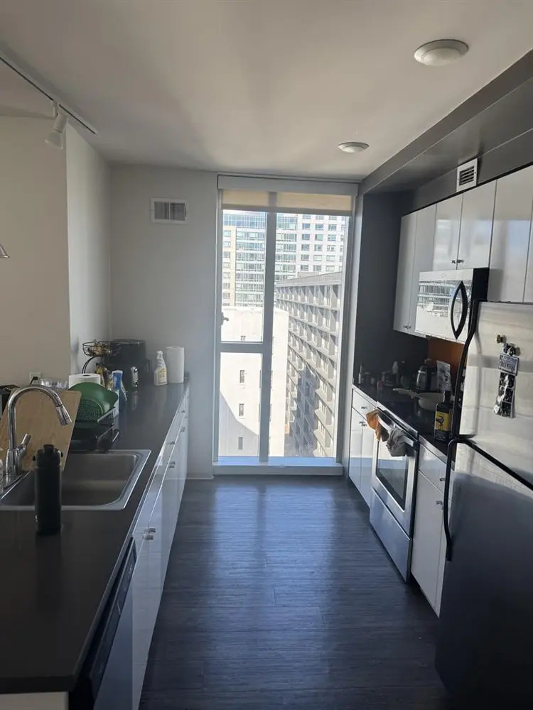 Spacious Room Available in 2B 2BA
