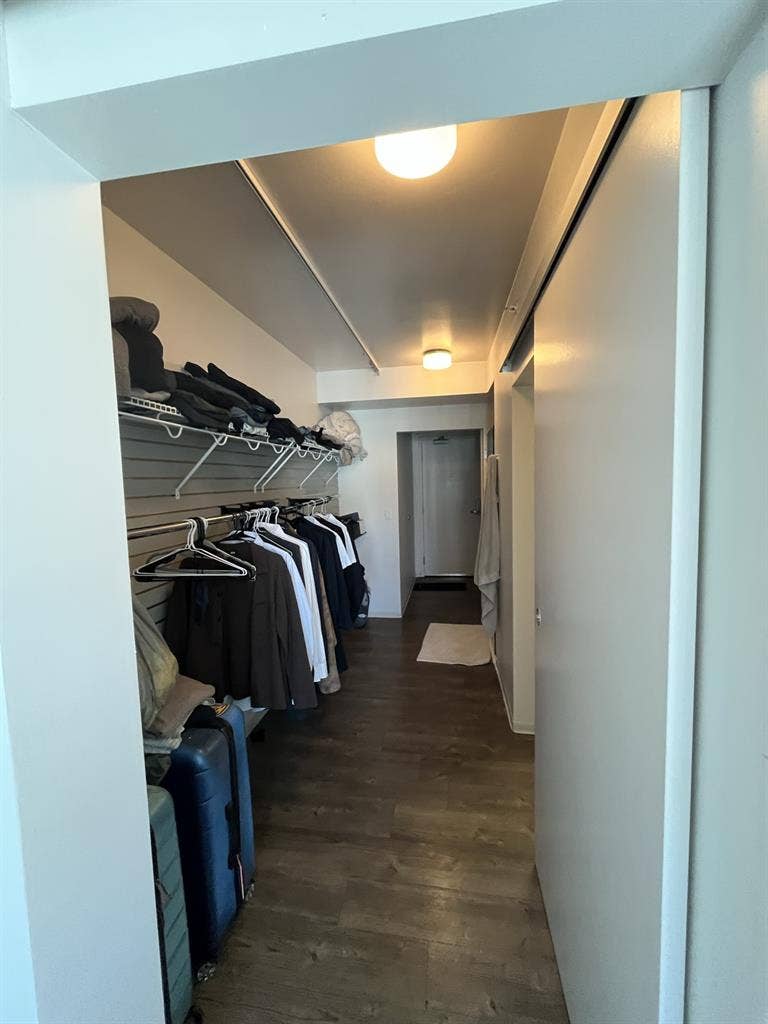 Spacious Room Available in 2B 2BA