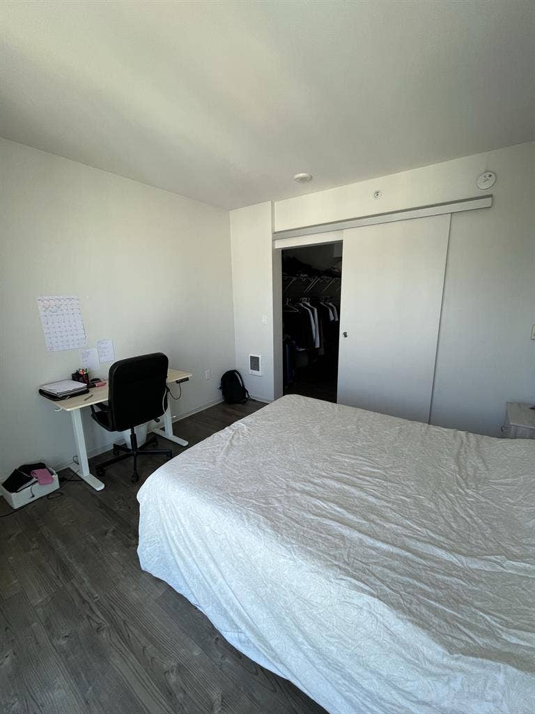 Spacious Room Available in 2B 2BA