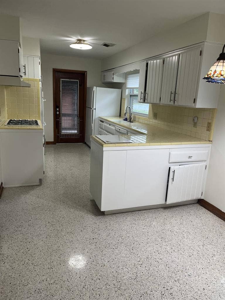 4/2 House walkable to UF Stadiumm