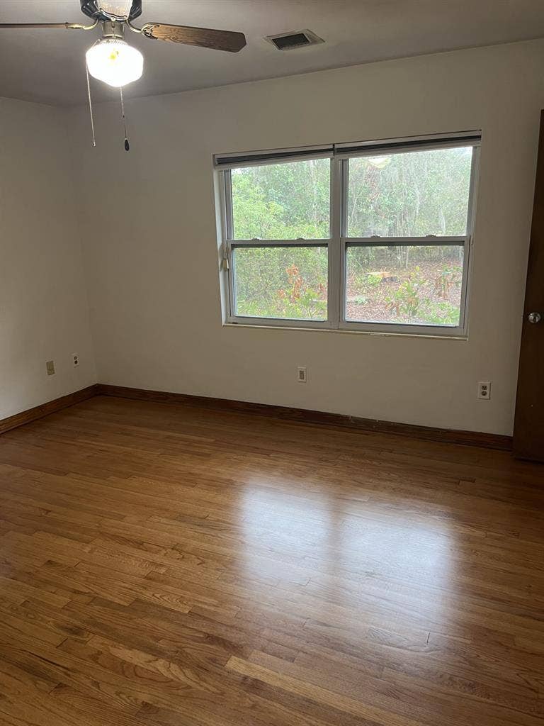 4/2 House walkable to UF Stadiumm