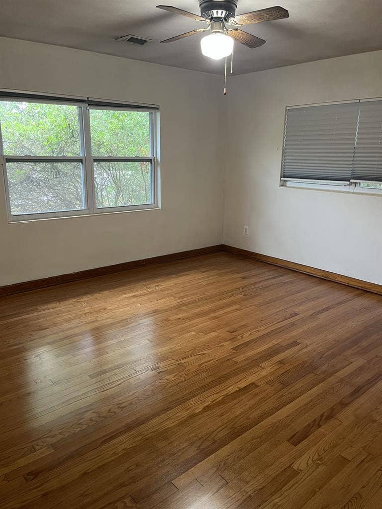 4/2 House walkable to UF Stadiumm