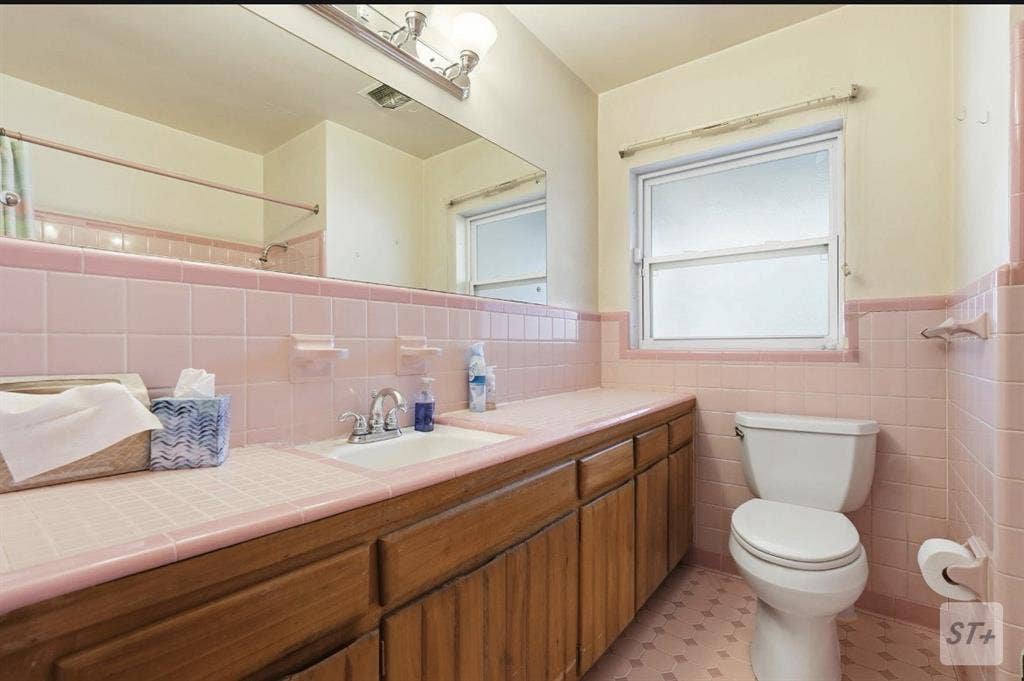 4/2 House walkable to UF Stadiumm