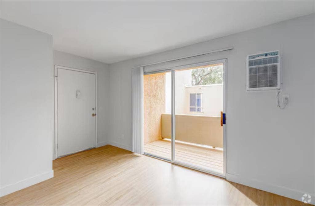 1BED 1 BATH