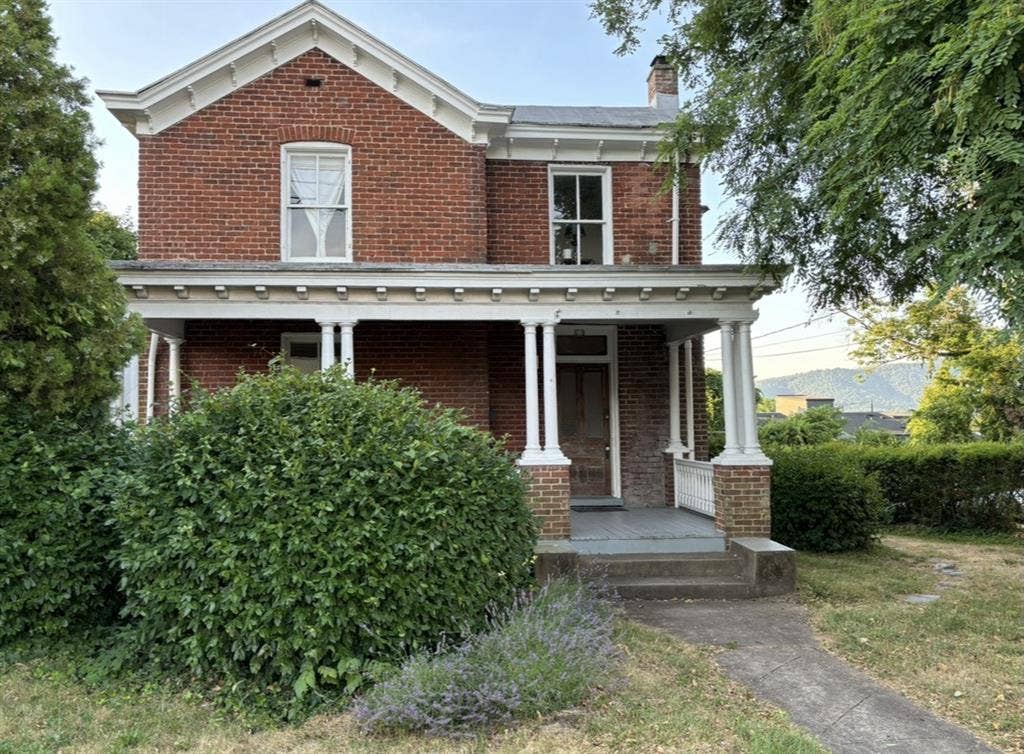 Room for rent near downtown