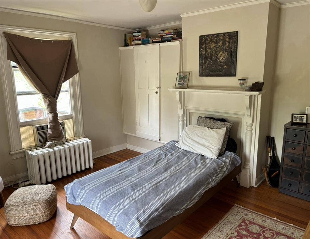 Room for rent near downtown
