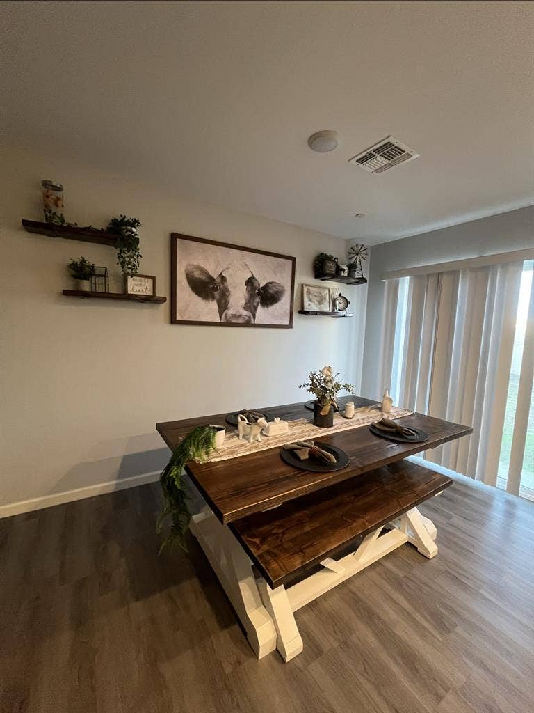 New + Updated home, x 2 Rooms!