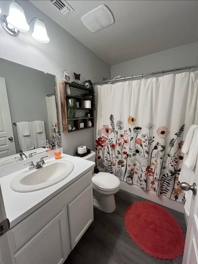 New + Updated home, x 2 Rooms!