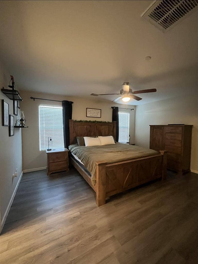 New + Updated home, x 2 Rooms!