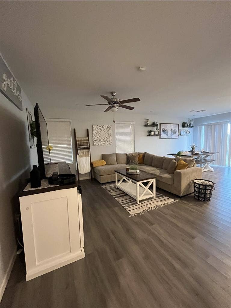 New + Updated home, x 2 Rooms!