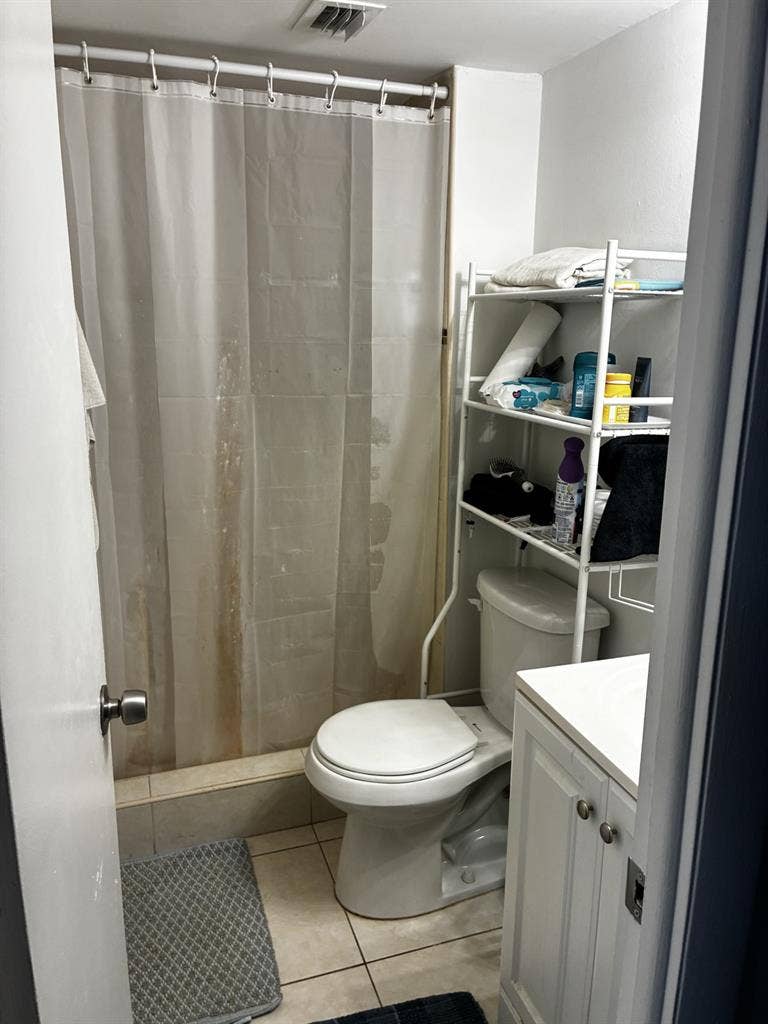 ROOMMATE WANTED….. master bedroom!!