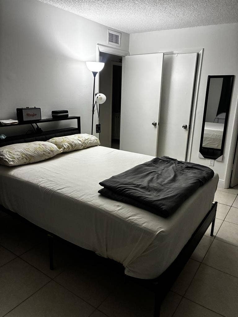 ROOMMATE WANTED….. master bedroom!!