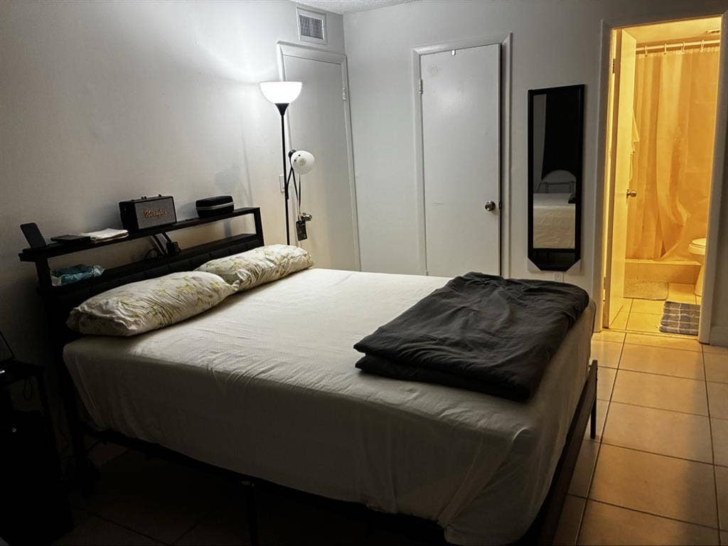 ROOMMATE WANTED….. master bedroom!!