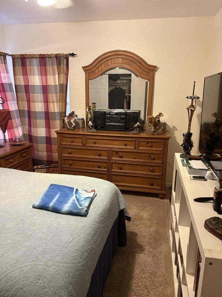 Room available to rent