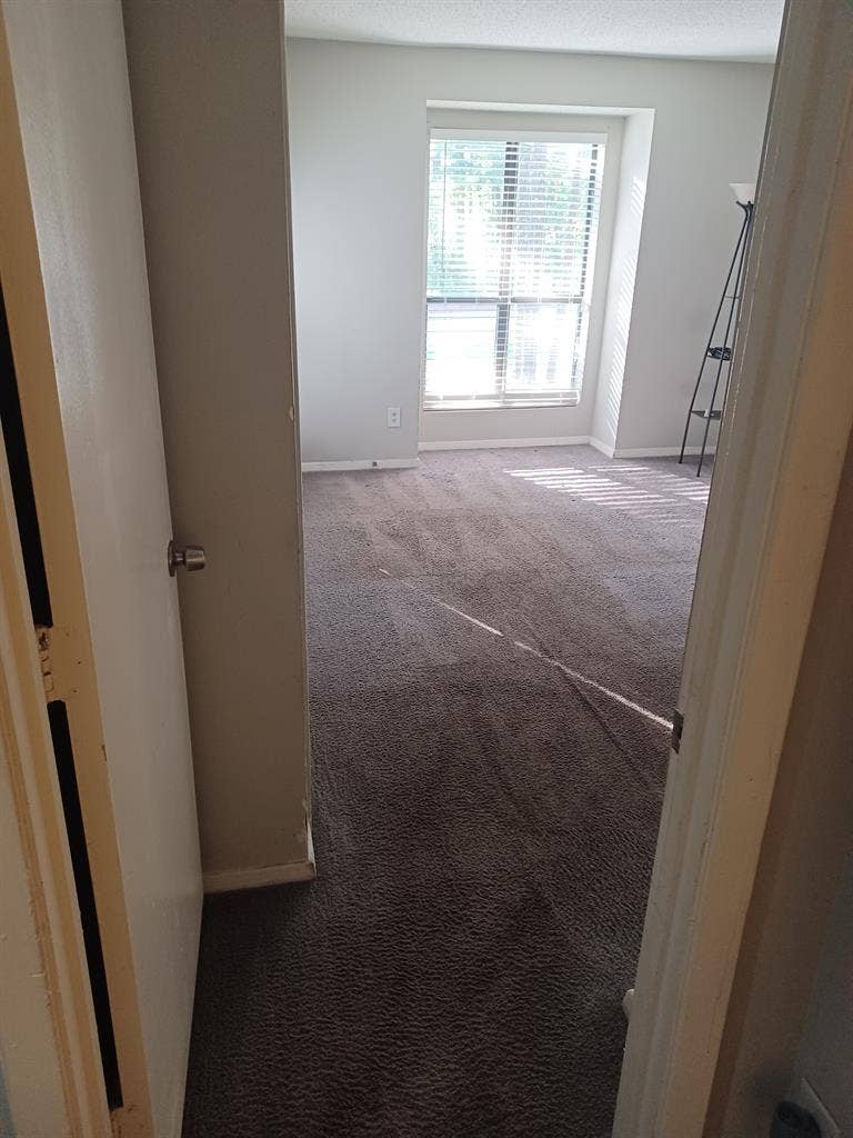 Large room for rent