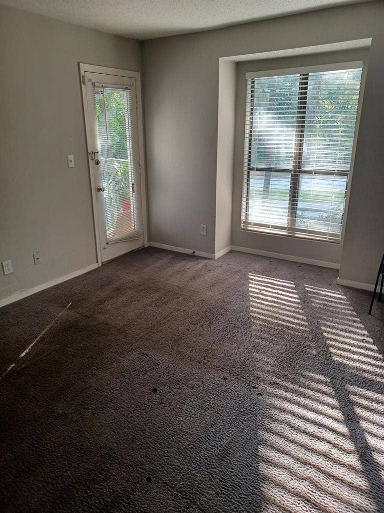 Large room for rent