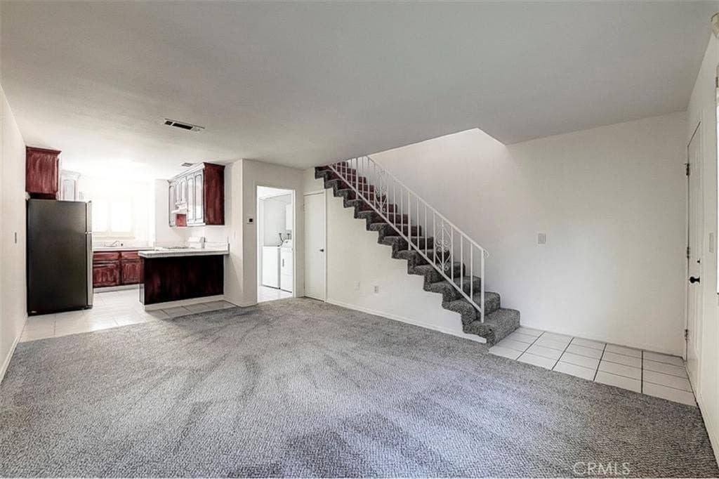 Shared 2 bed 1.5 b room available