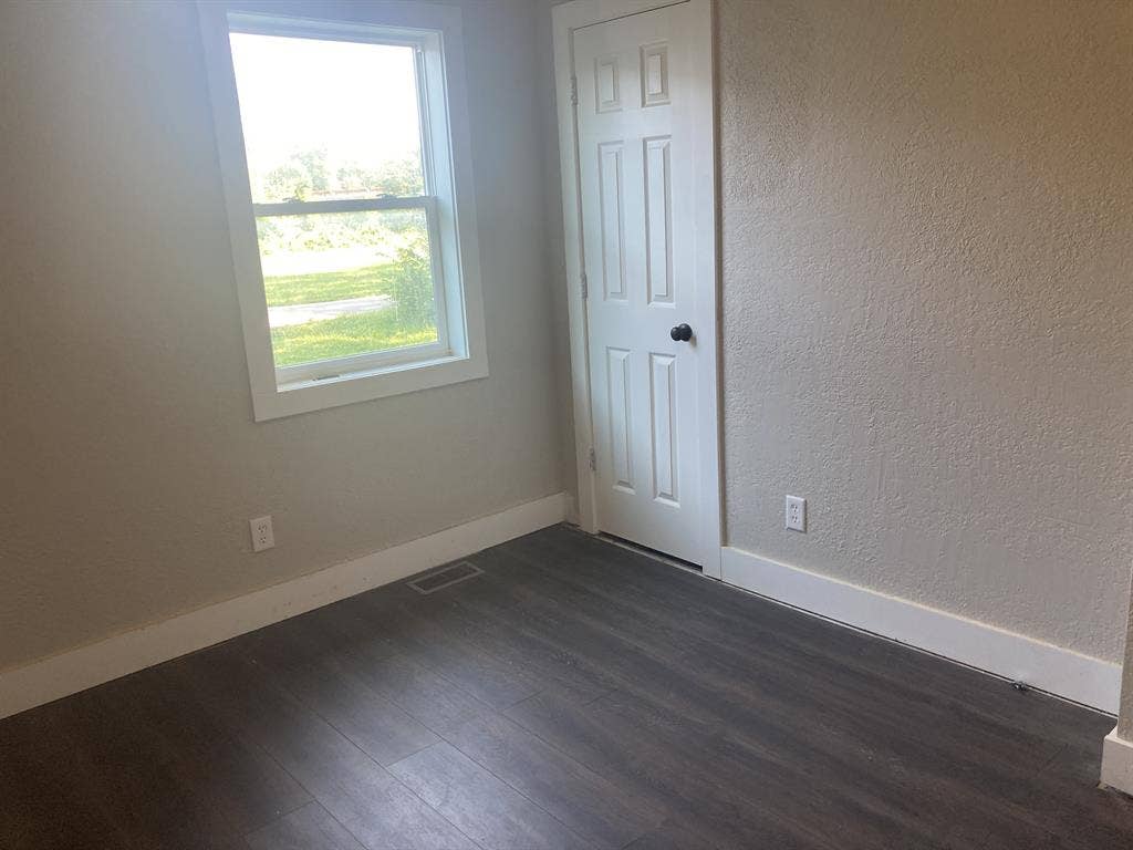 Newly remolded 3/2 in Noblesville.