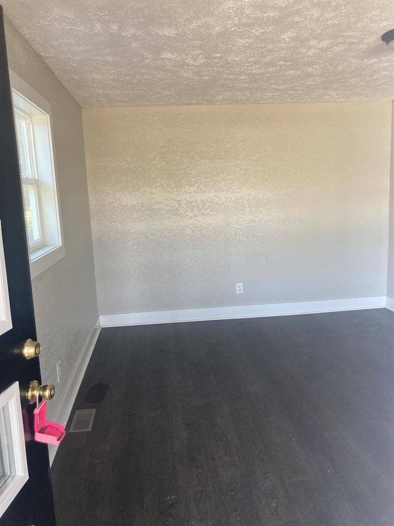 Newly remolded 3/2 in Noblesville.