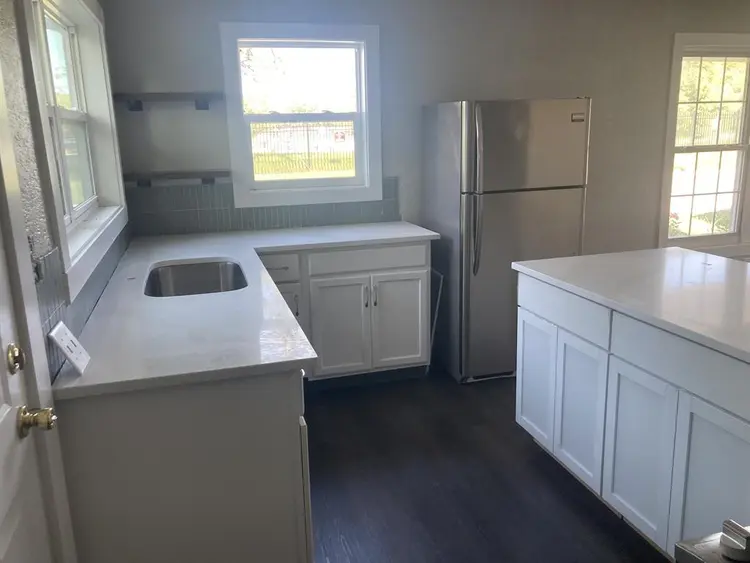 Newly remolded 3/2 in Noblesville.