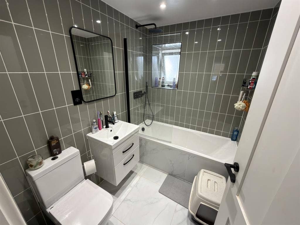 Room to rent in flat | Shadwell