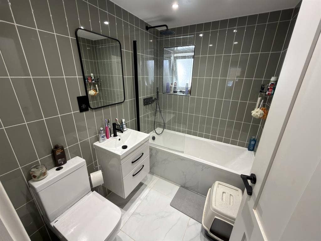 Room to rent in flat | Shadwell