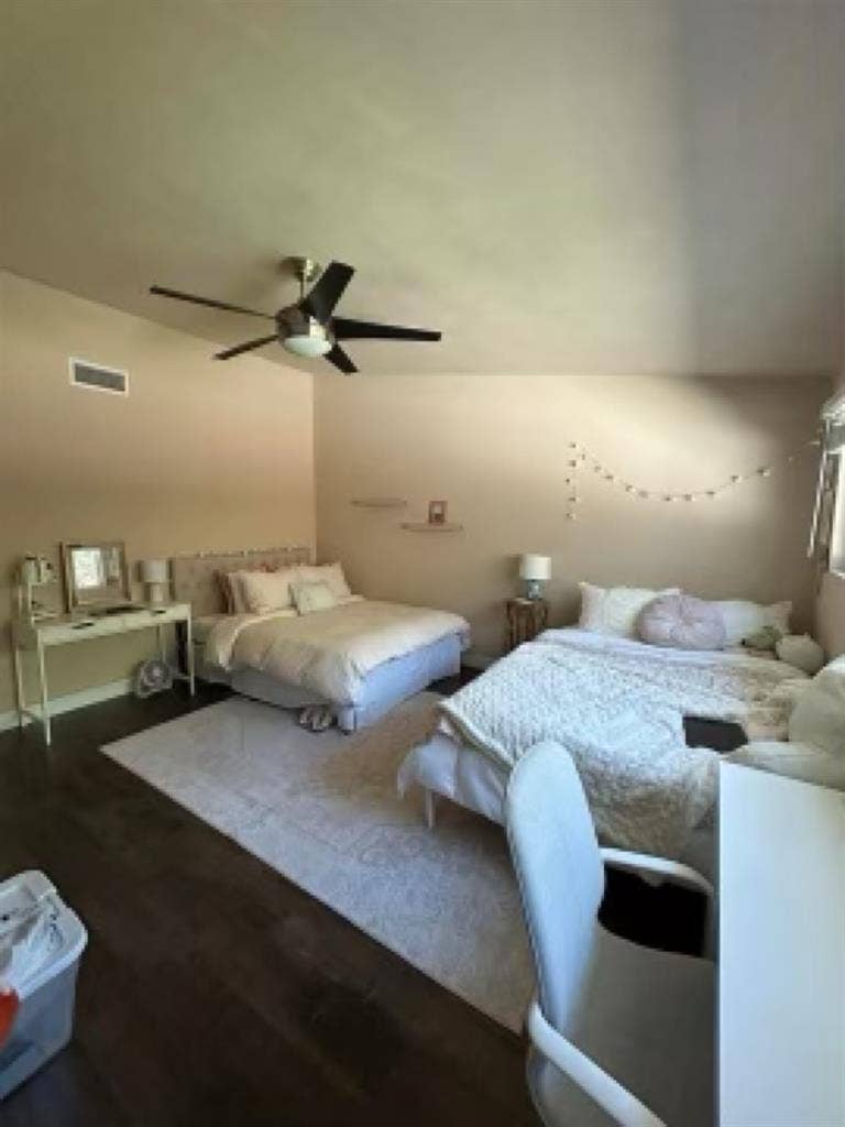 Urgently need Roommates