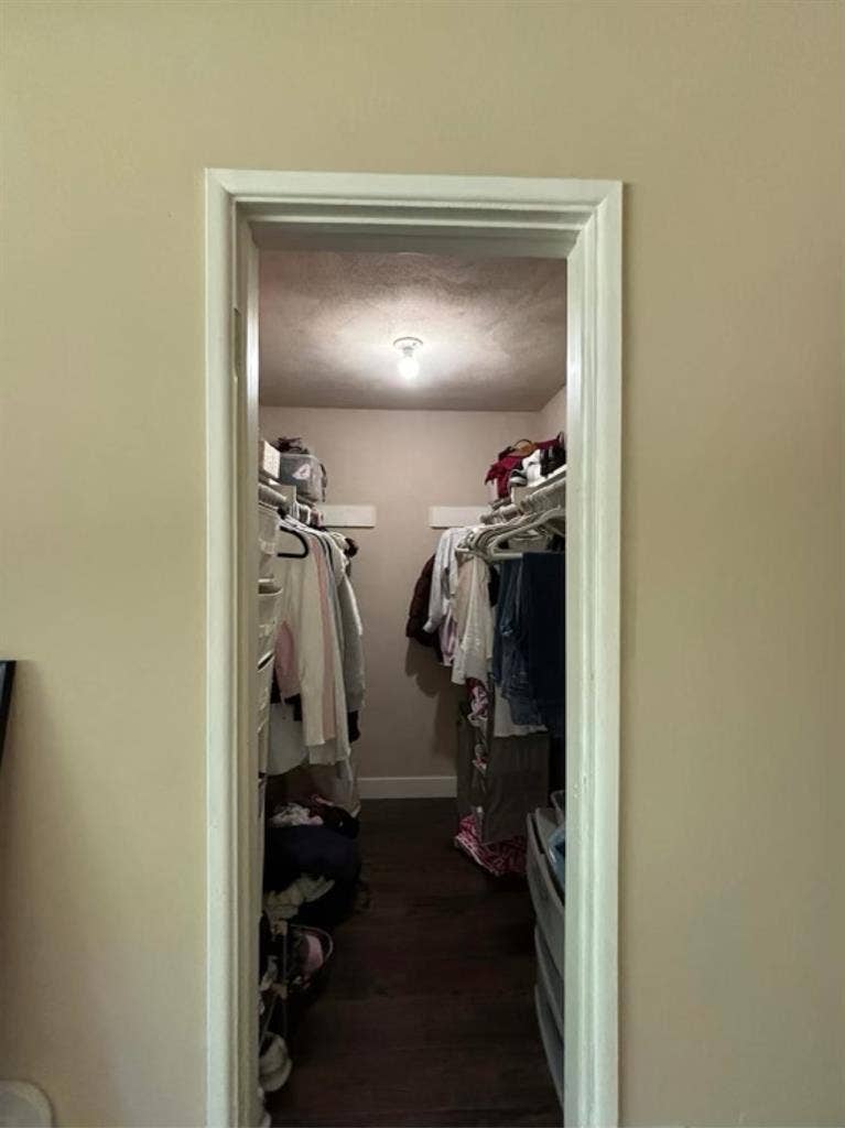 Urgently need Roommates