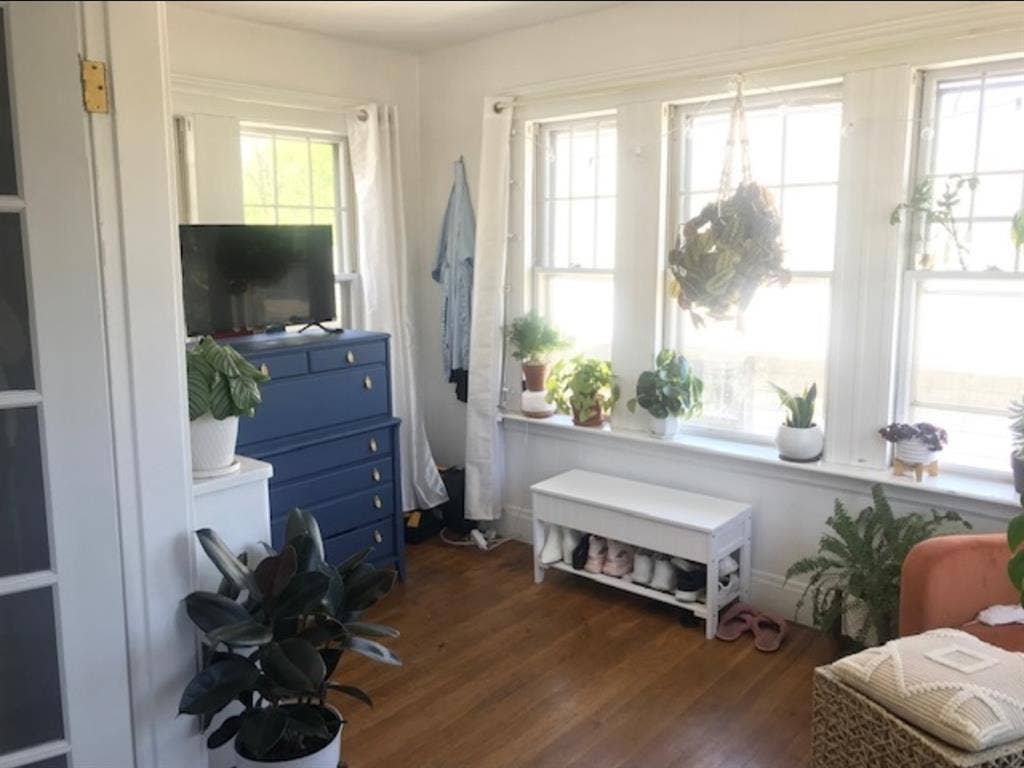 Large room for rent!