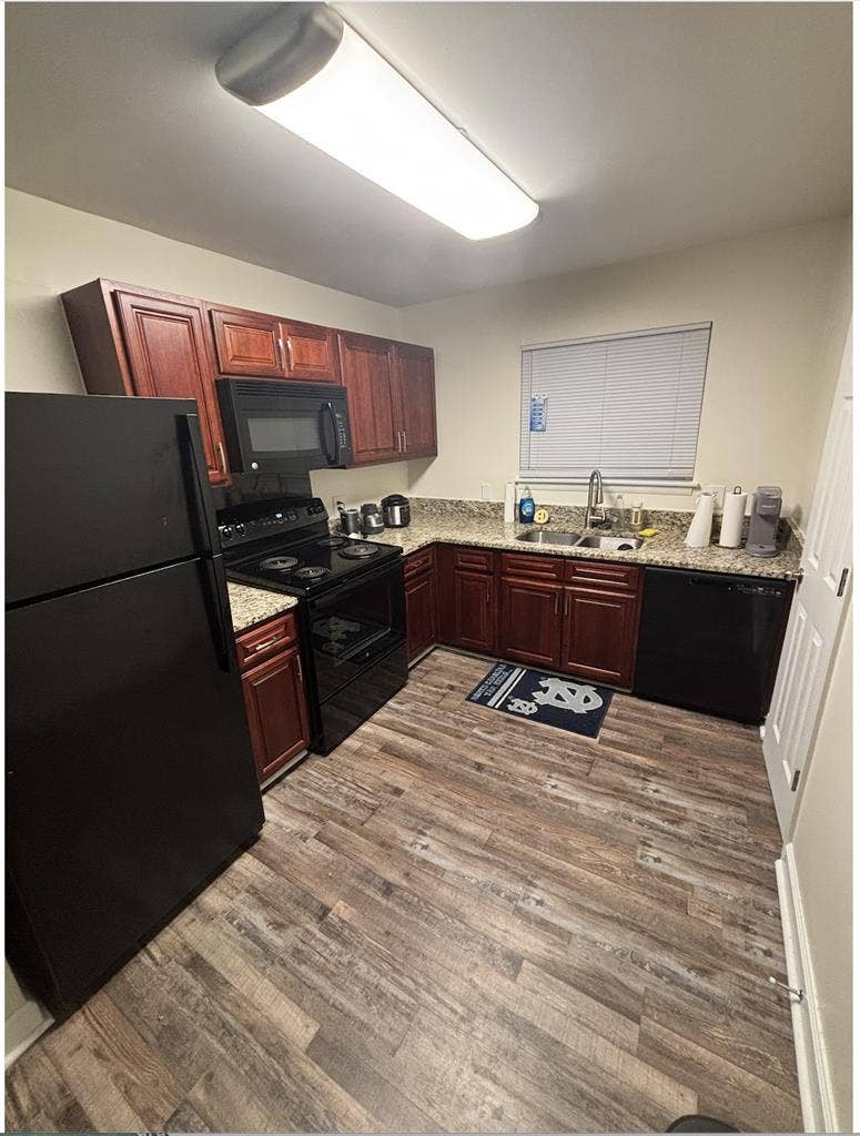 ISO a roommate starting August 2026