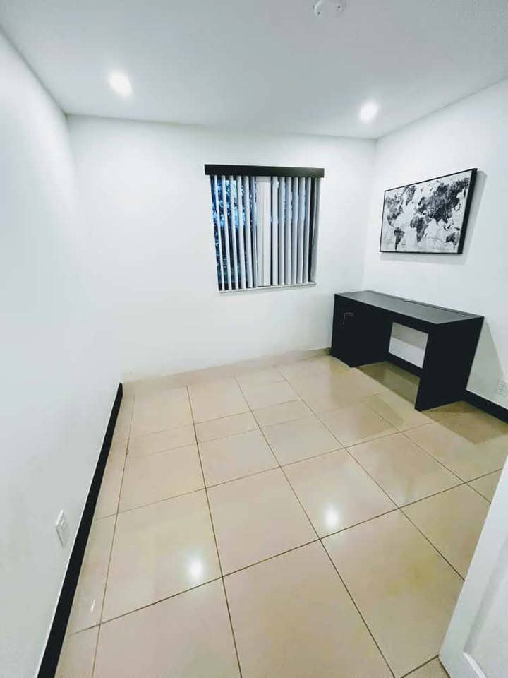 Habitacion con Bano Compartido