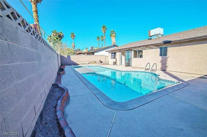 Private Room in Southeast LV!