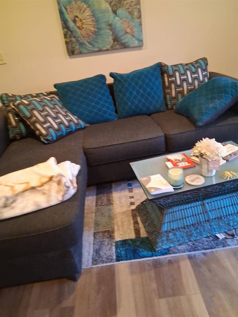 Private bed and bath in large 2 bed