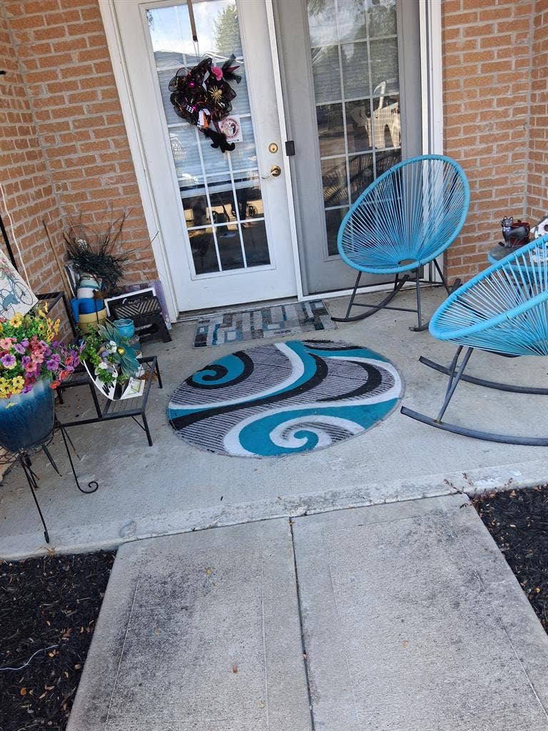 Private bed and bath in large 2 bed