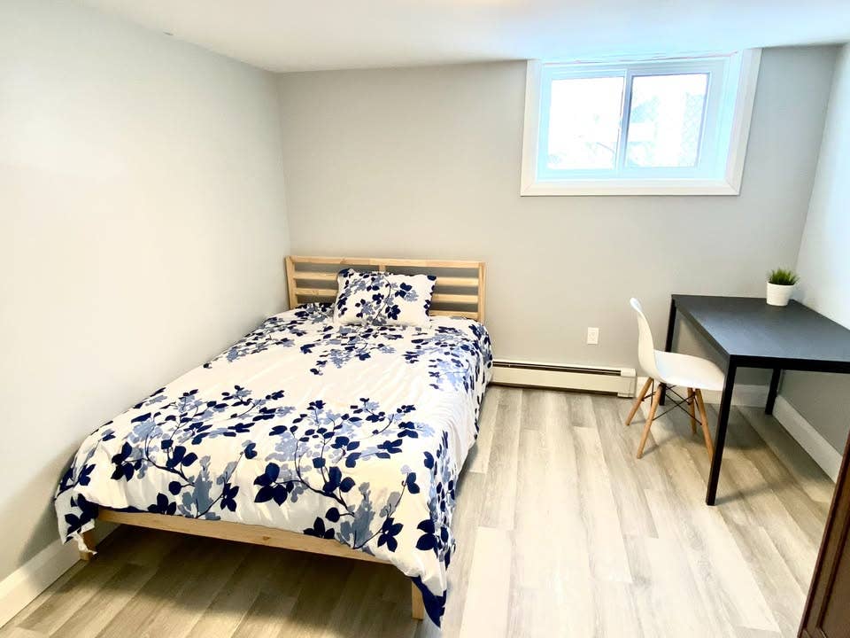 Masterbedroom with Private Bathroom