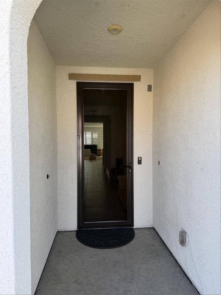 Looking for female tenants