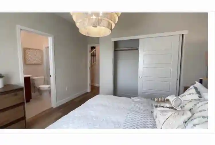 Looking for female tenants