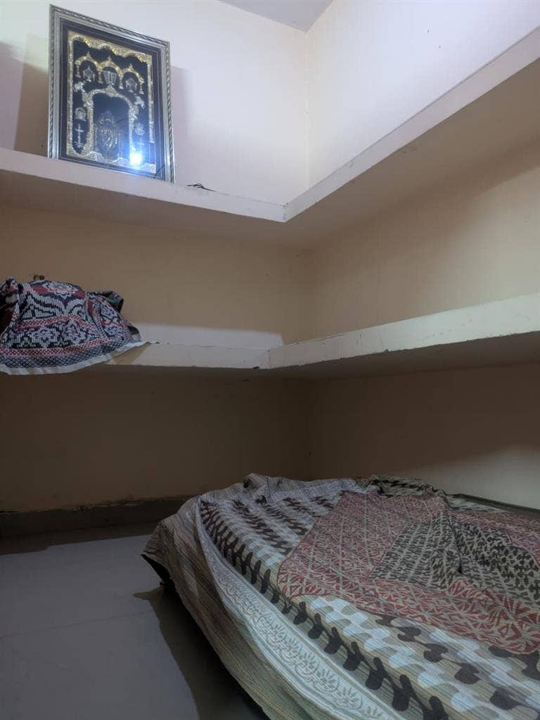 Looking for a Male Roommate