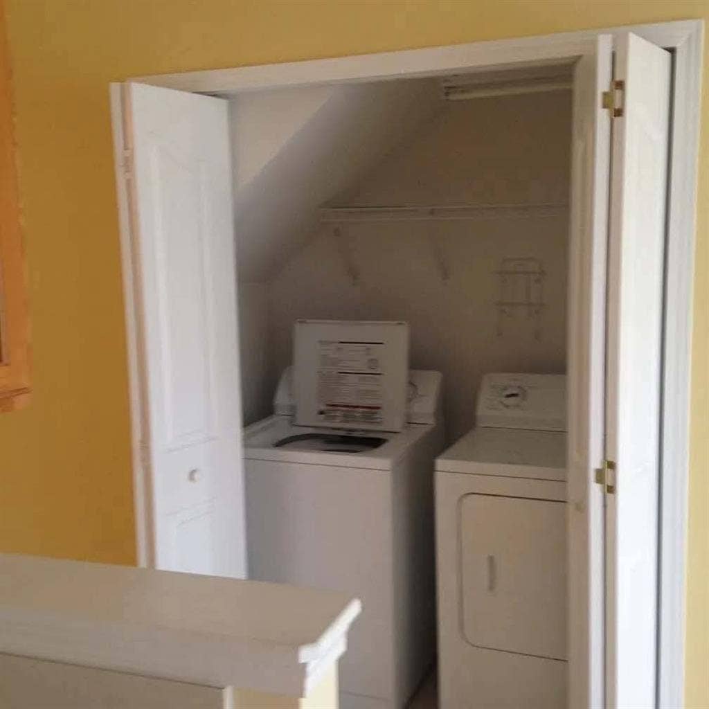 1 bedroom with 1 bathroom for ren